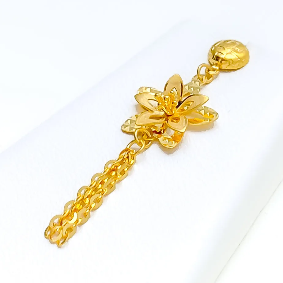 Attractive 22K Gold Floral Pendant Set