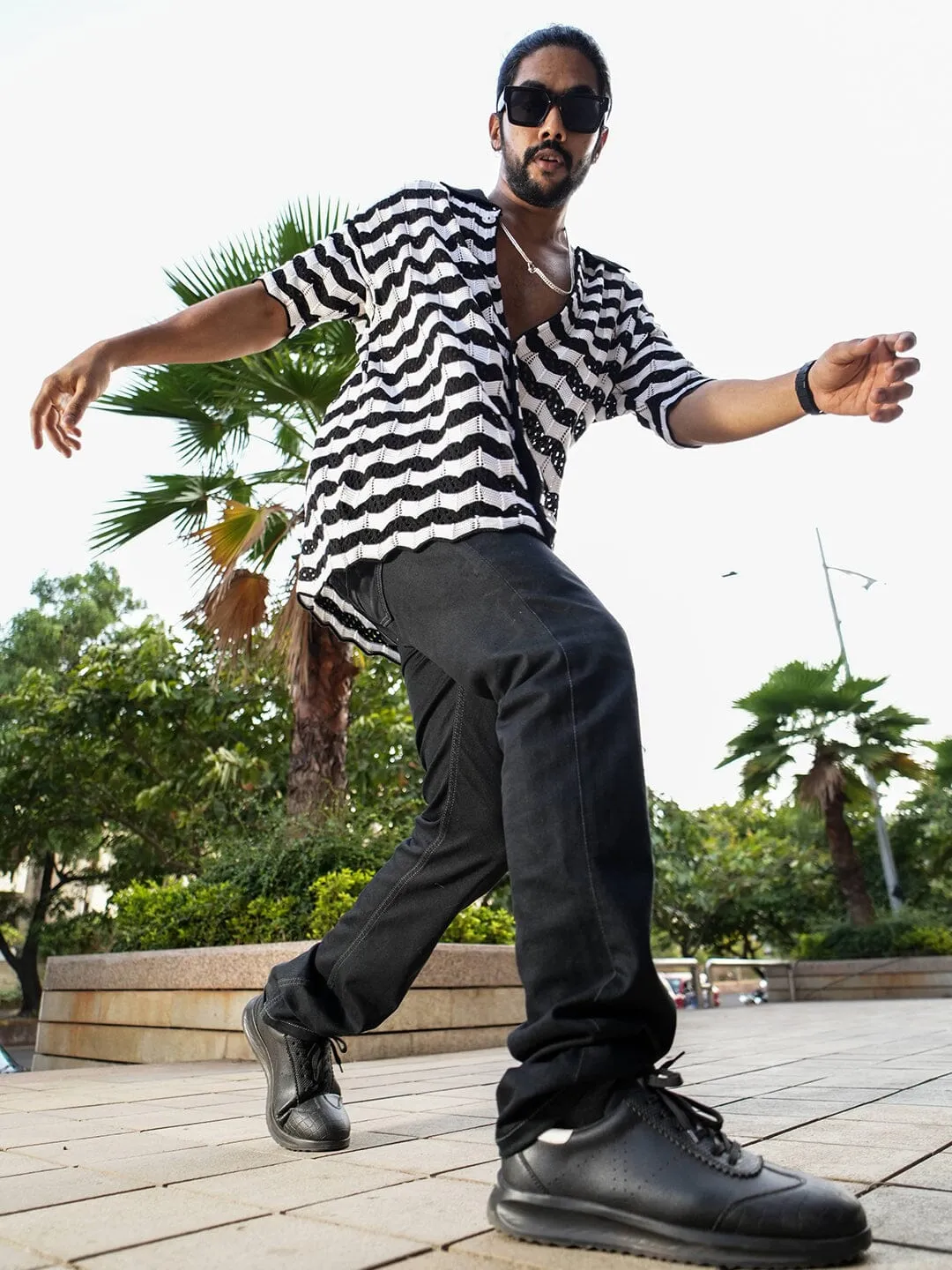 Black & White Wavy Striped Knitted Shirt