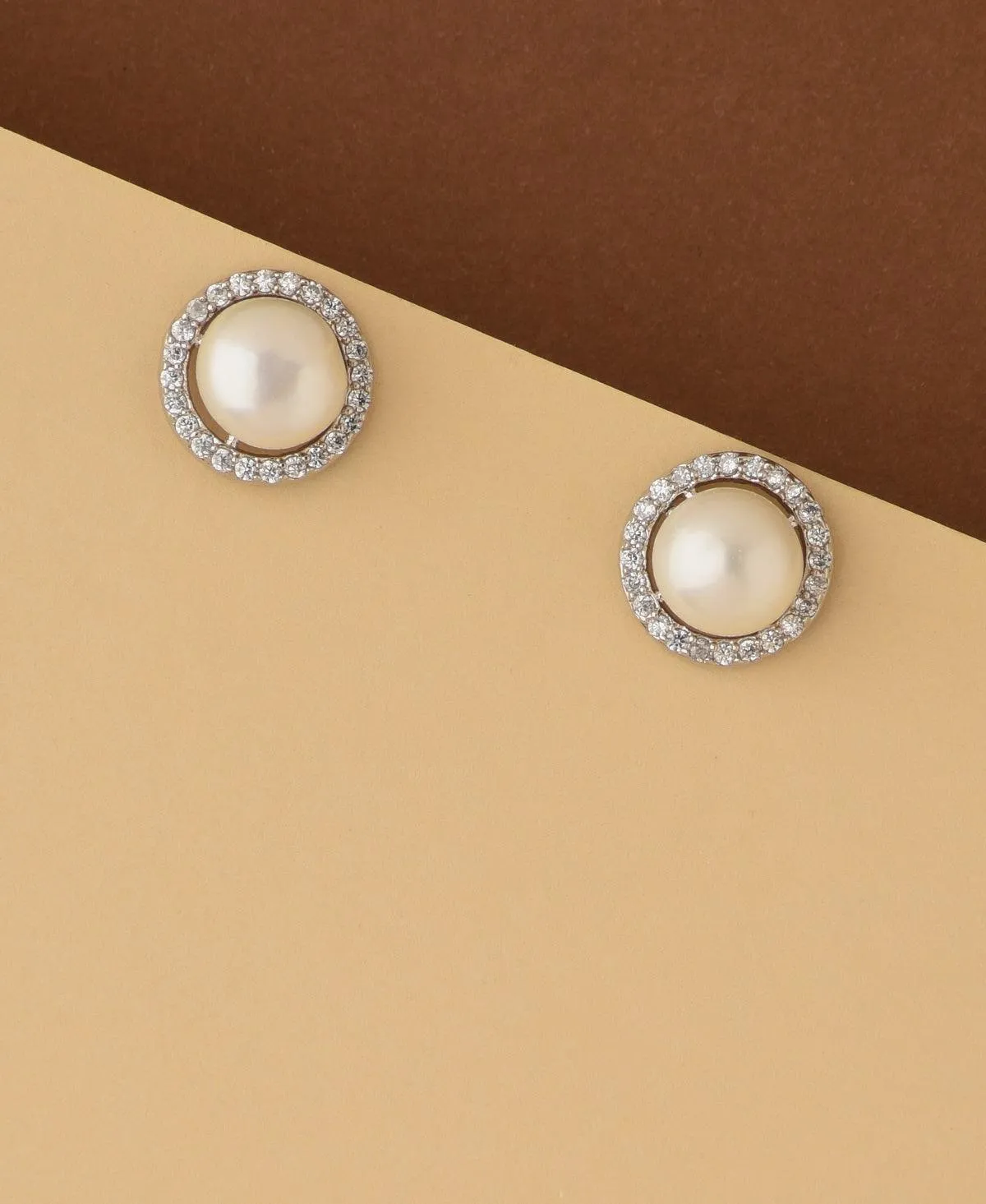 Elegant White Stud Pearl Earring