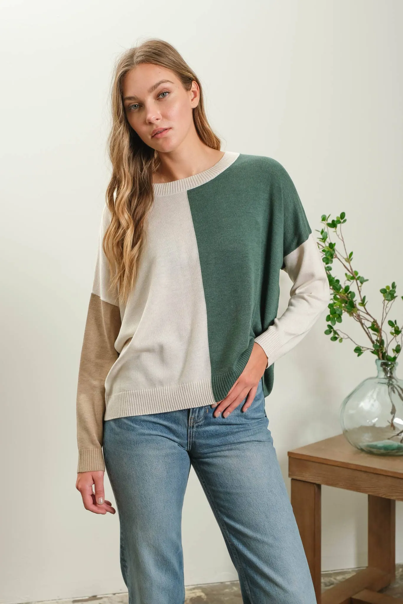 RELAXED COLORBLOCK SWEATER